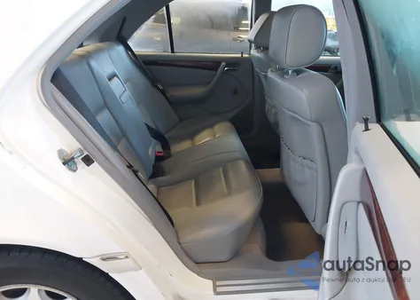 1999 Mercedes-Benz C 230 Kompressor z USA, uszkodzony, nr VIN WDBHA24G1XA803812